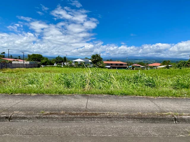 684 KANOELEHUA AVE, Hilo, HI 96720