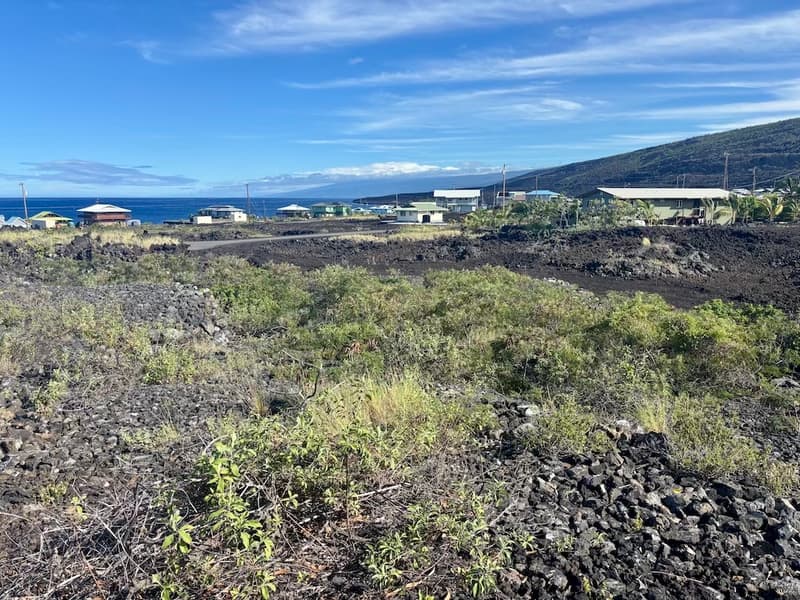 AOAO AVE, Captain Cook, HI 96704