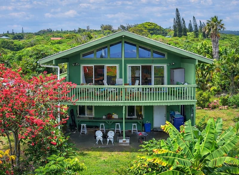 94-6529 MAKANIAKUA RD, Naalehu, HI 96772