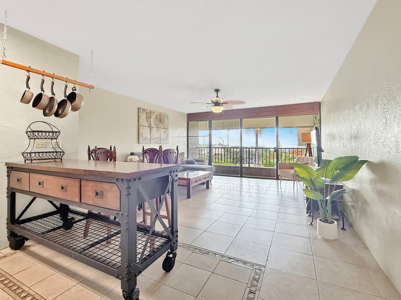 75-5681 KUAKINI HWY #319, Kailua-Kona, HI 96740