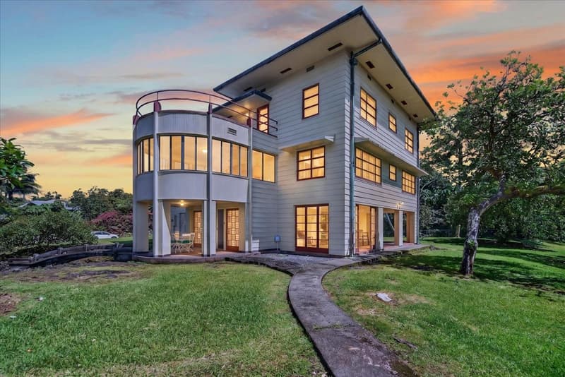 1868 KALANIANAOLE ST, Hilo, HI 96720