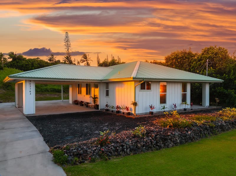 94-5763 AWA PAE PL, Naalehu, HI 96772