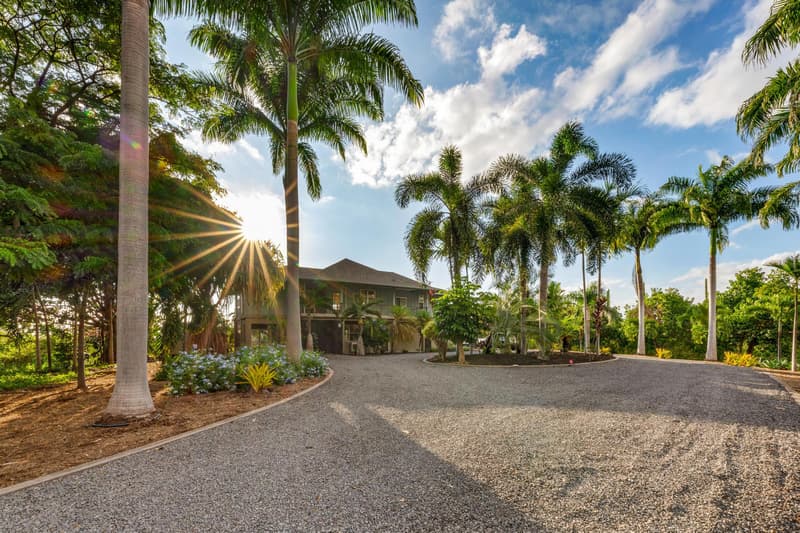 77-355 HOOMALUHIA DR, Kailua-Kona, HI 96740